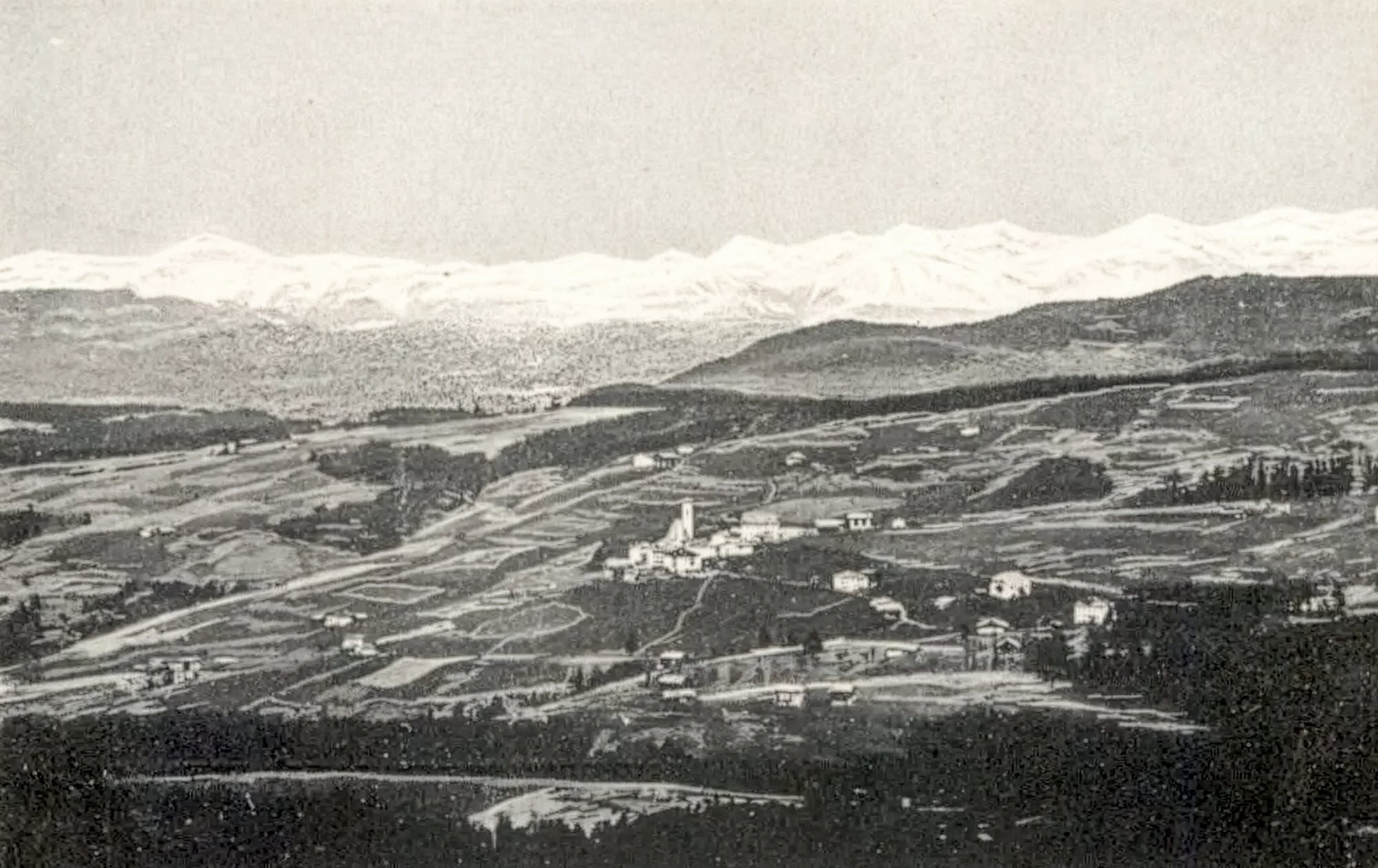 Historische Ansicht von Deutschnofen mit den Bergen im Hintergrund